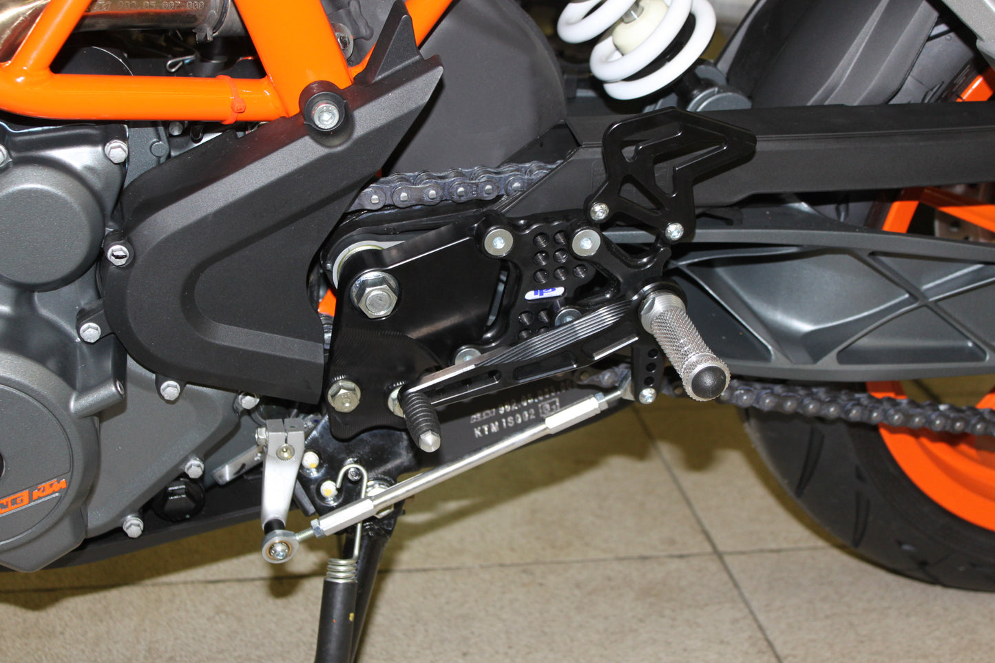 Fußrastenanlage KTM Duke SM 125/200/390 (2011-2017)