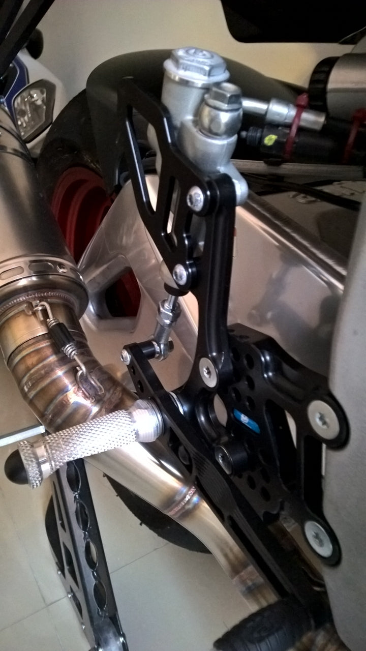 Fußrastenanlage Aprilia RSV4 (Factory/R) APRC ABS (2013-2016)