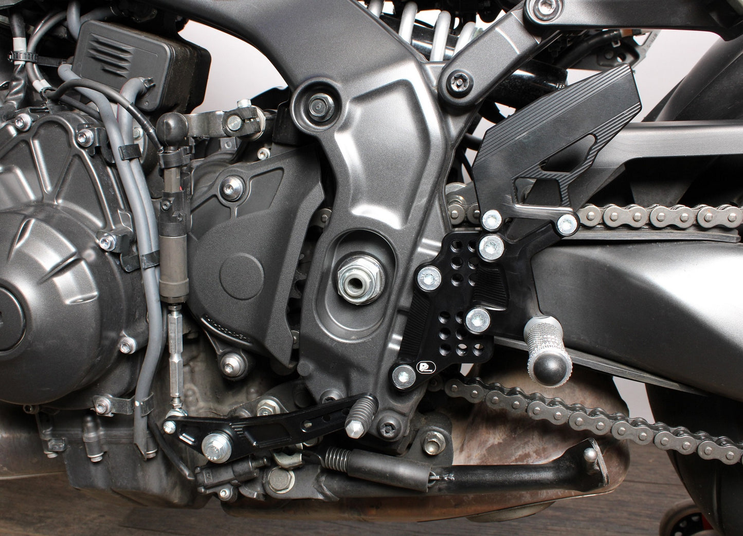 Fußrastenanlage Yamaha MT09 (2021 - )