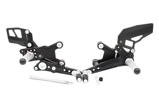Fußrastenanlage für das Motorrad Aprilia RSV4 / Tuono 1100 (2017– ) mit Umkehrschaltung